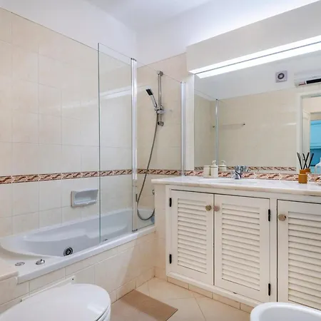 Appartement Clube - 2br Pool, Kids Club & Family Fun Albufeira